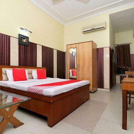 Oyo 40699 Grand Sokhi Hotel Tarn Taran Bagian luar foto